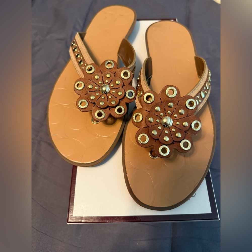 Coach Kelby Leather Flower Thong Flat Sandals 8.5M EUC